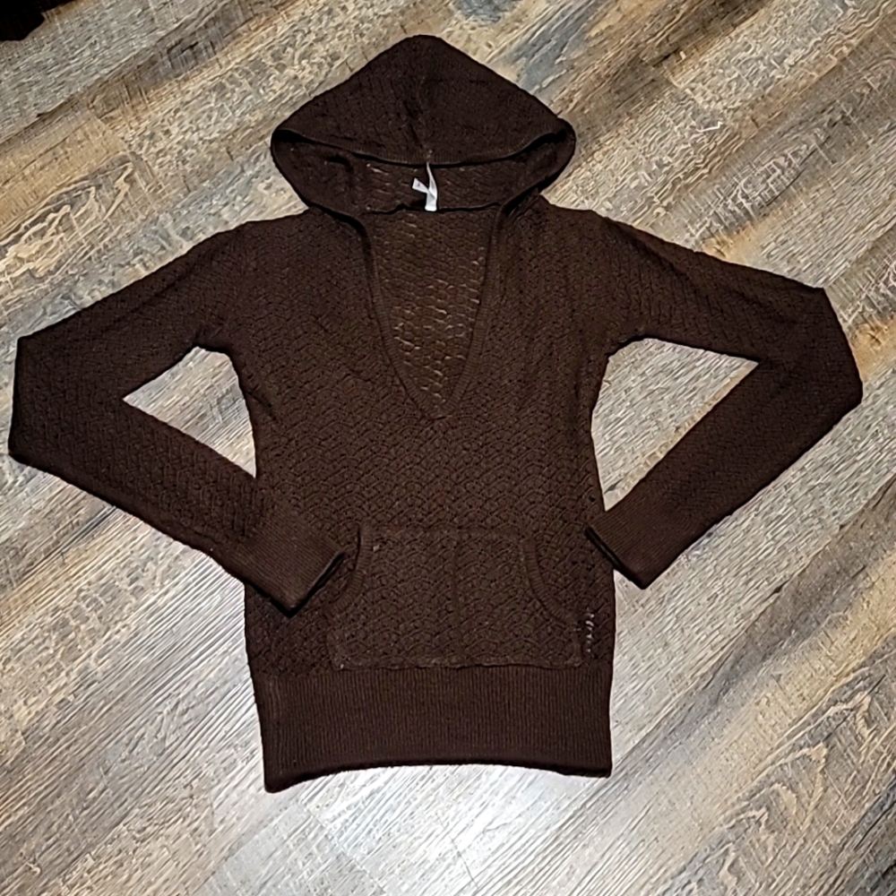 Gently Loved lightweight woman sweater by Playgirl size medium dark brown color